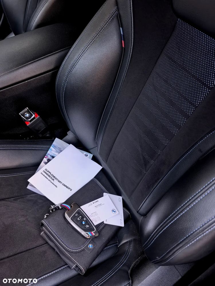 BMW Seria 3 330e M Sport sport - 23