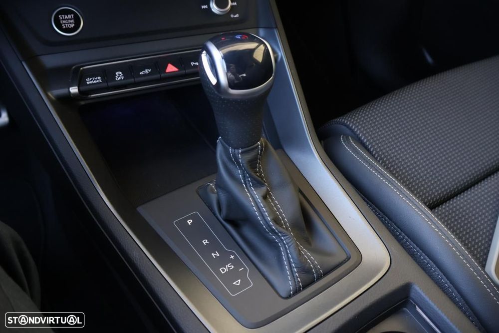 Audi Q3 45 TFSIe S line S tronic - 34