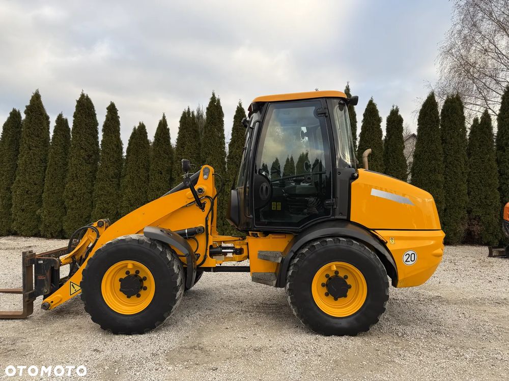 JCB 409 / JEDYNIE 2219 MTH!!! / SILNIK DEUTZ / PIĘKNIE UTRZYMANA / ORYGINAŁ / ZADBANA / SPROWADZONA Z NIEMIEC / BEZ DPF ADBLUE / SILNA / 407 408 406 60 70 M 506 509 - 9