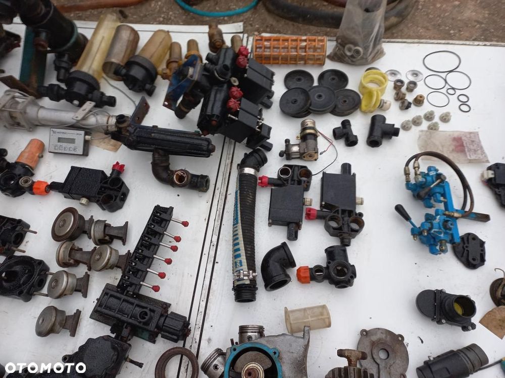 Części do opryskiwacza CARUELLE ARCA OLIMPIA  250 kolektor tłoczny,tłoczący pompy,750420,elektrozawór.rozdzielacz, pompa,obudowa,reduktor,zawór,odstojnik.ANNOVI REVERBERI AR MEDIA,HARDI - 11