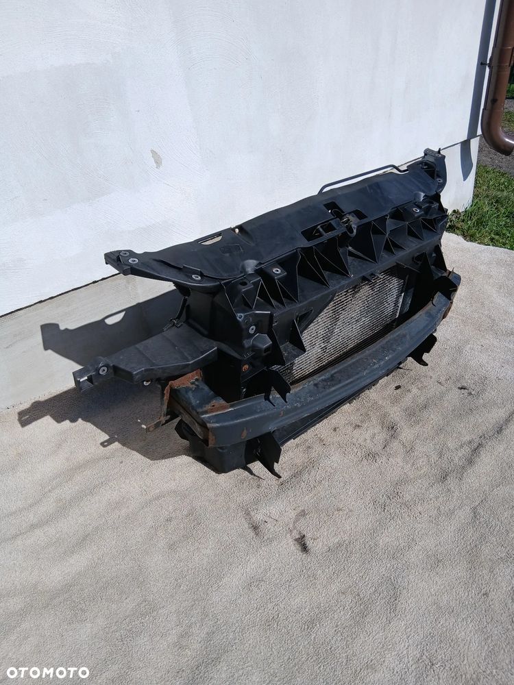 PAS PRZEDNI CZOŁÓWKA KOMPLETAN SEAT LEON II LIFT ROK 09/12 1,6 TDI - 2