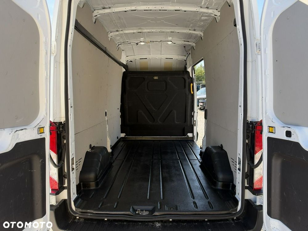 Ford Transit - 24