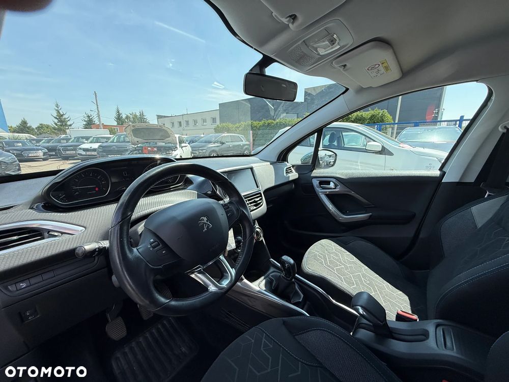 Peugeot 2008 1.2 Pure Tech Style - 7