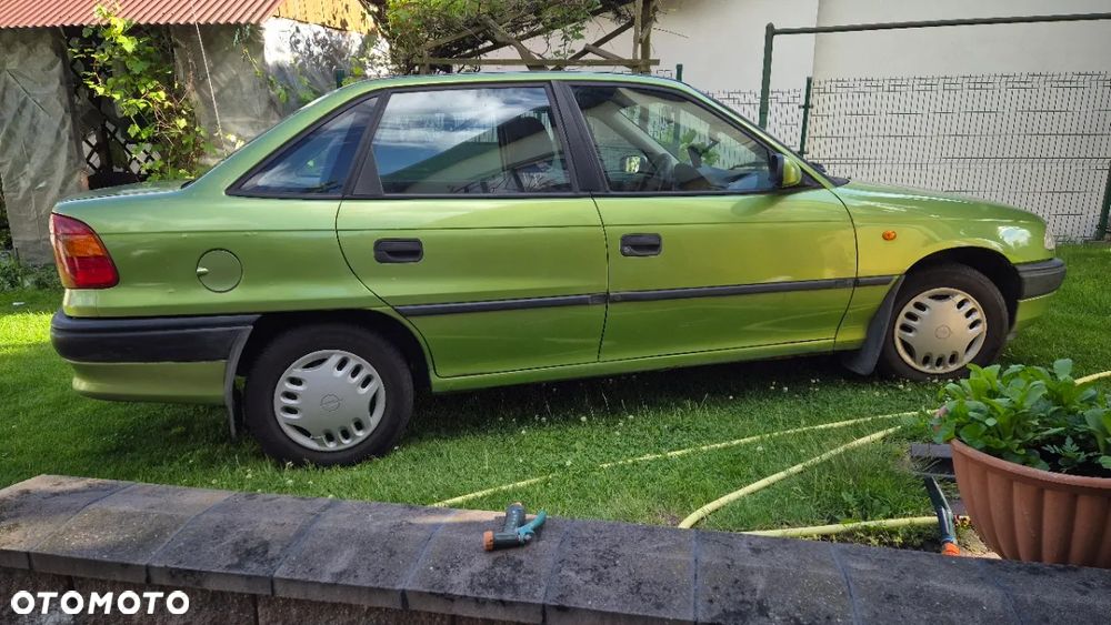 Opel Astra 1.6 - 1