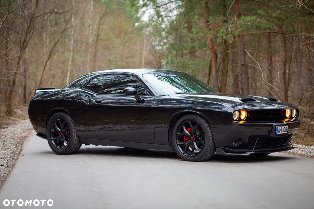 Dodge Challenger - 17