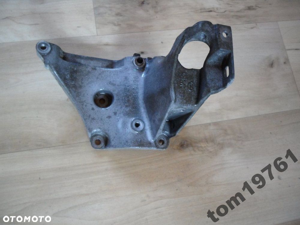 łapa podstawa alternatora 1.6 ehdi citroen peugeot - 1