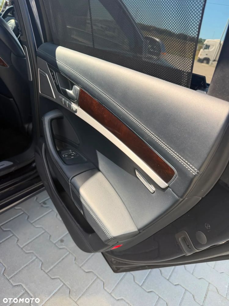 Audi S8 - 14