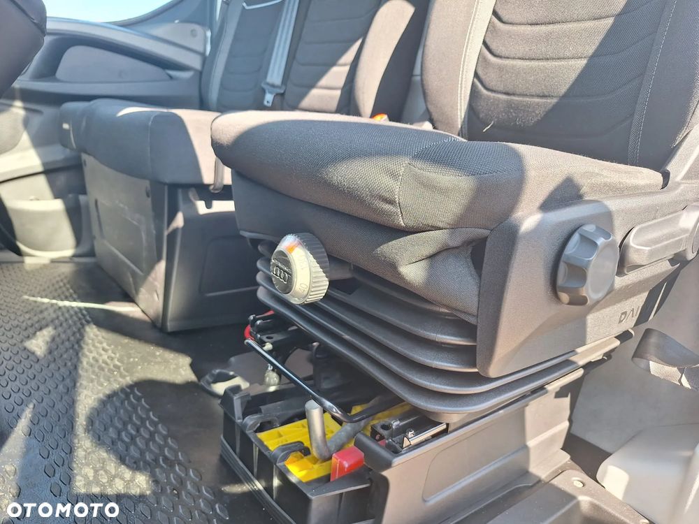 Iveco Daily 35S18 HiMatic furgon 16m blaszak automat FV23% MAXI - 15