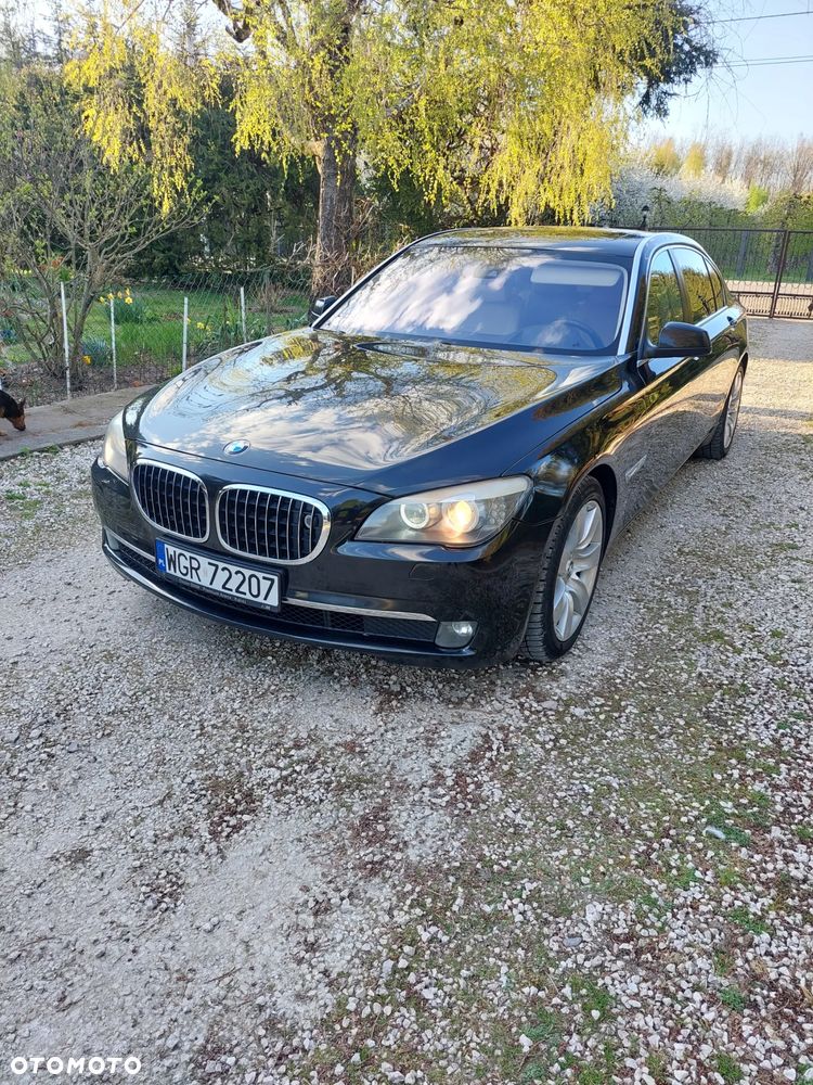 BMW Seria 7 750i L - 2