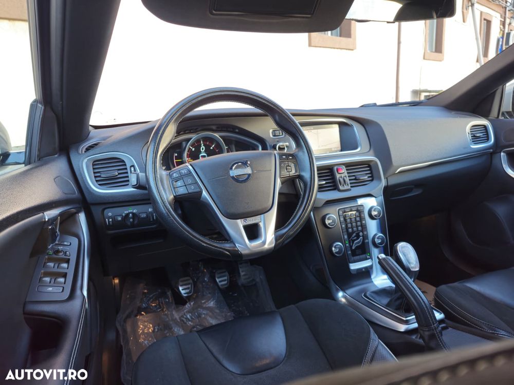 Volvo V40 D2 R Design - 7