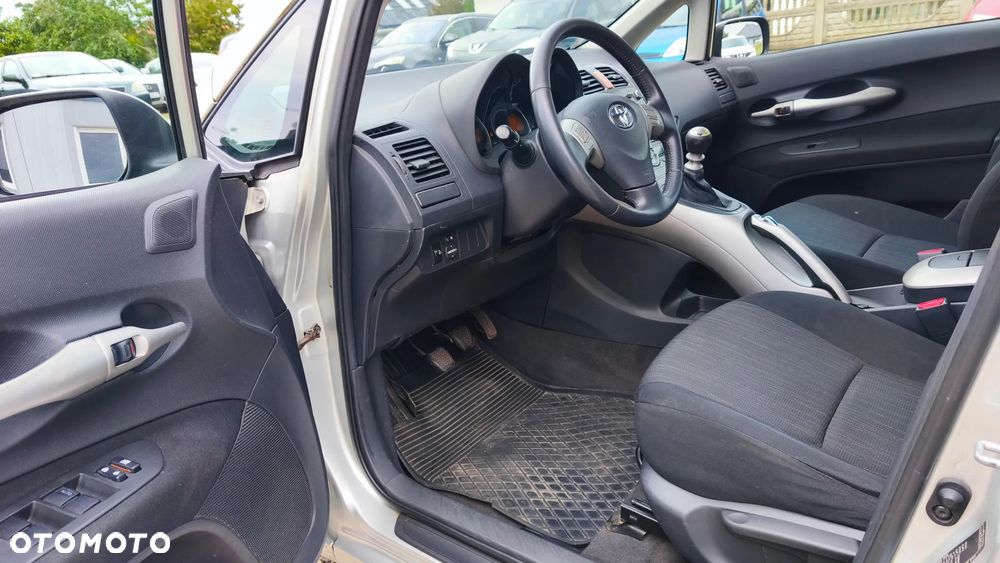 Toyota Auris 2.0 D-4D Luna - 15