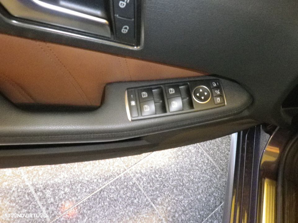 Mercedes-Benz E 300 Bluetec Hybrid Avantgarde - 12