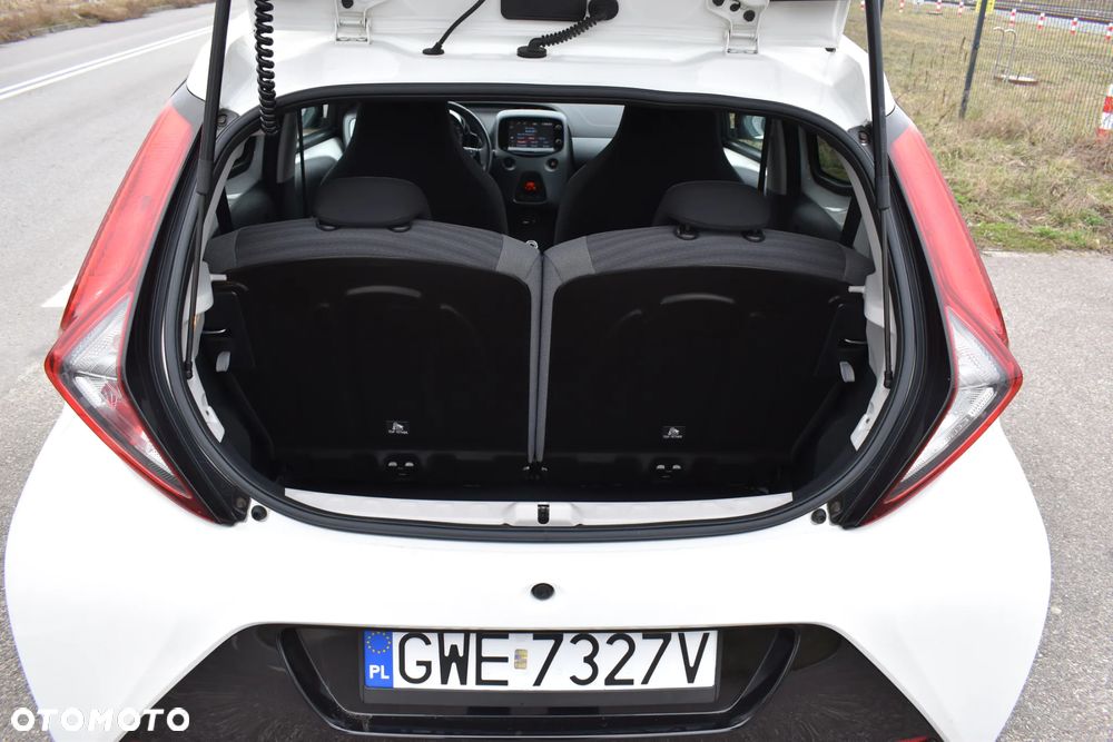 Toyota Aygo x.shift x-play connect - 20