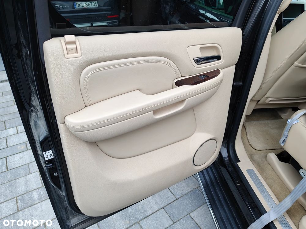 Cadillac Escalade - 9
