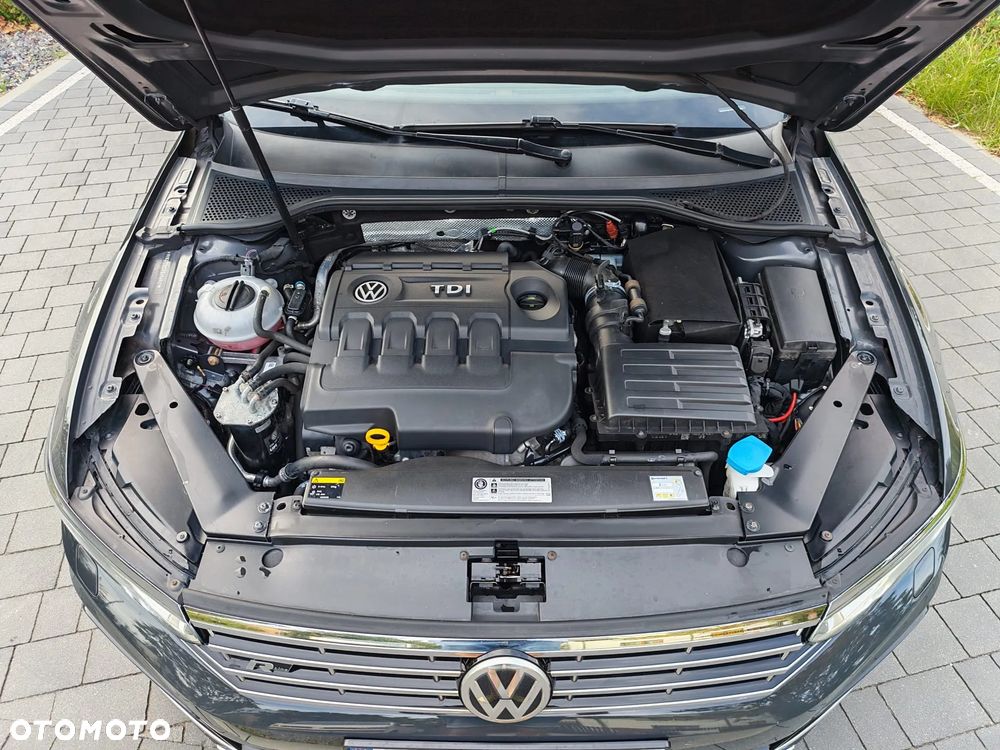 Volkswagen Passat 2.0 TDI SCR DSG Business - 19