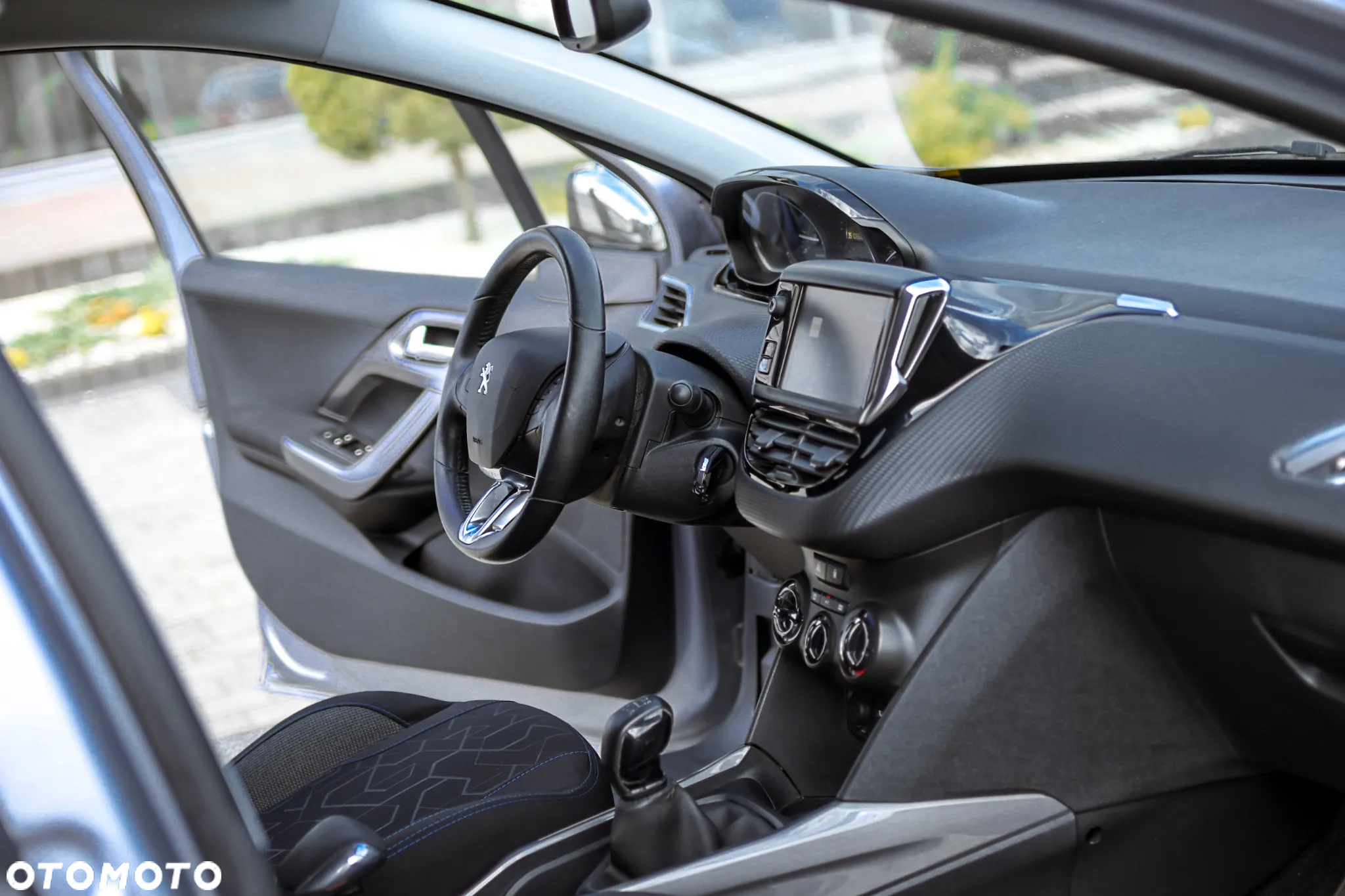 Peugeot 2008 1.2 Pure Tech Active - 9