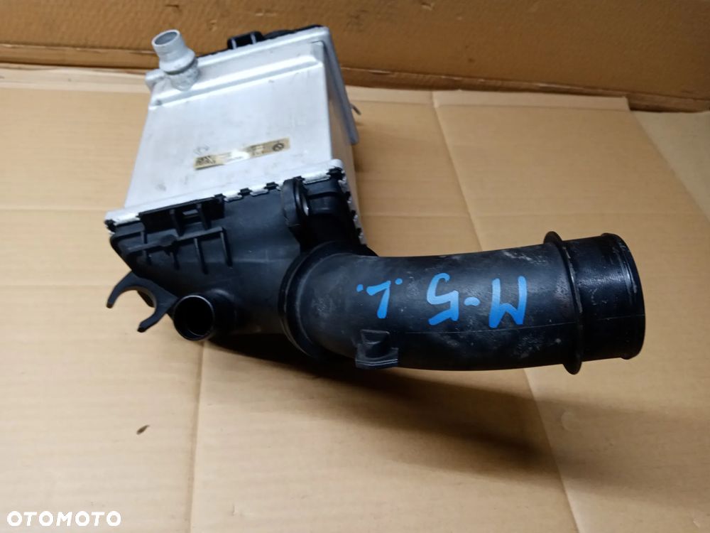 Intercooler chłodnica intercoolera BMW M5 G30 F90 4.4 7852407 - 4