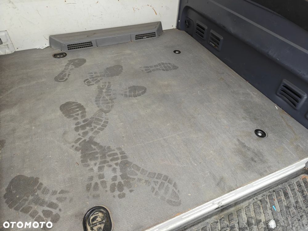 Volkswagen Crafter - 12