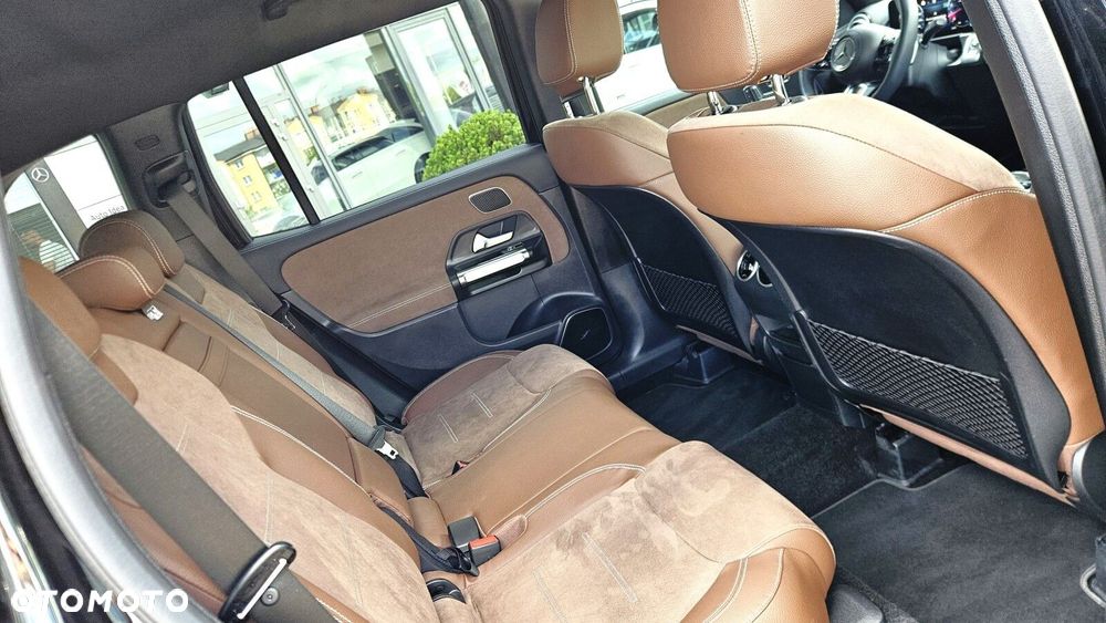 Mercedes-Benz GLB - 16