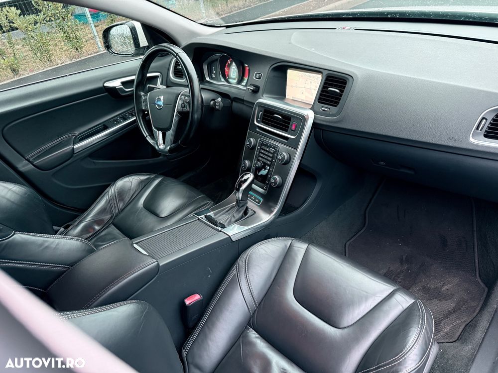 Volvo V60 D5 Geartronic Summum - 11