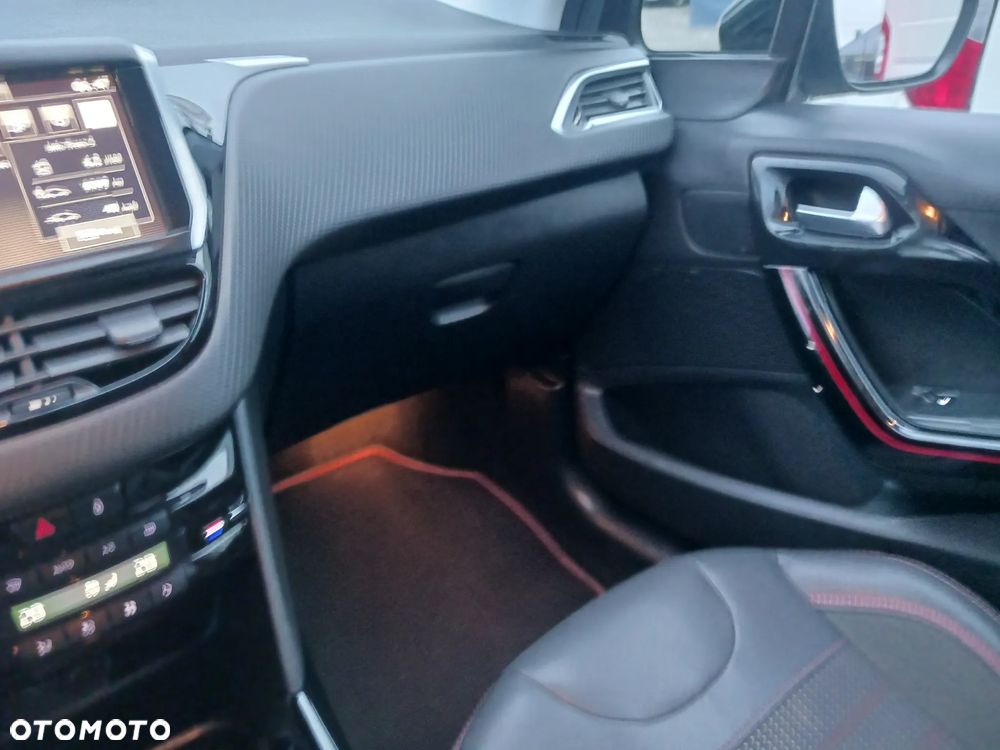 Peugeot 2008 PureTech 110 Stop&Start GT-Line Edition - 24