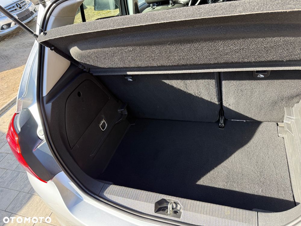 Opel Corsa 1.4 Cosmo - 23