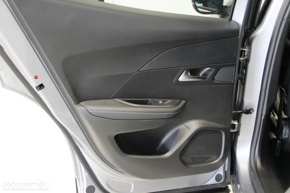 Peugeot 2008 1.2 Hybrid Allure e-DCS6 - 26