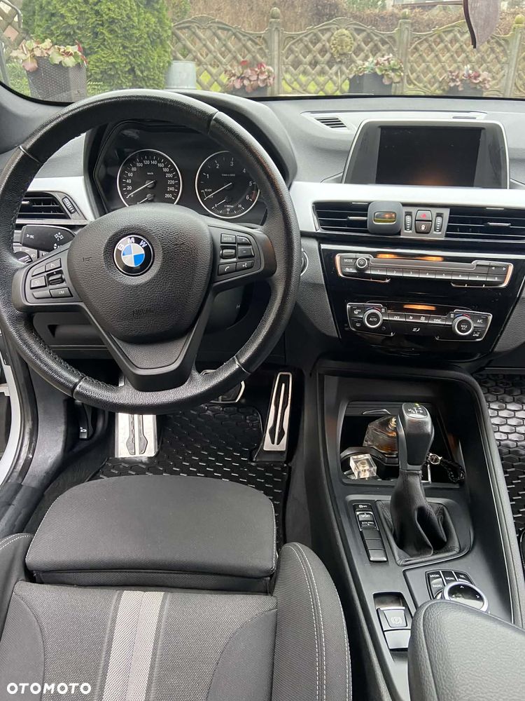 BMW X1 sDrive18d xLine - 17