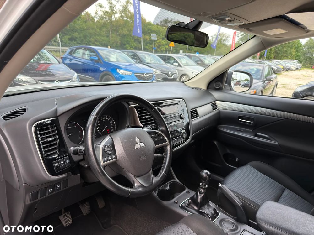 Mitsubishi Outlander 2.2 DID Intense + - 18