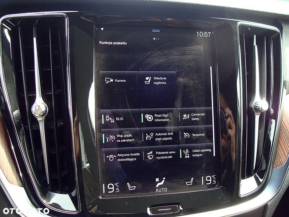 Volvo V60 T6 AWD Recharge Geartronic Inscription Expression - 24