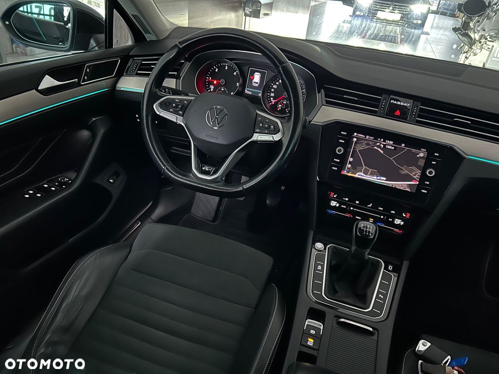 Volkswagen Passat Variant 2.0 TDI SCR Highline - 20