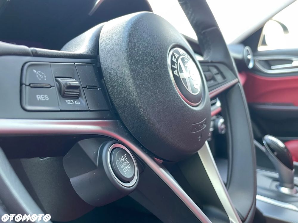 Alfa Romeo Giulia 2.0 Turbo Veloce Q4 - 31