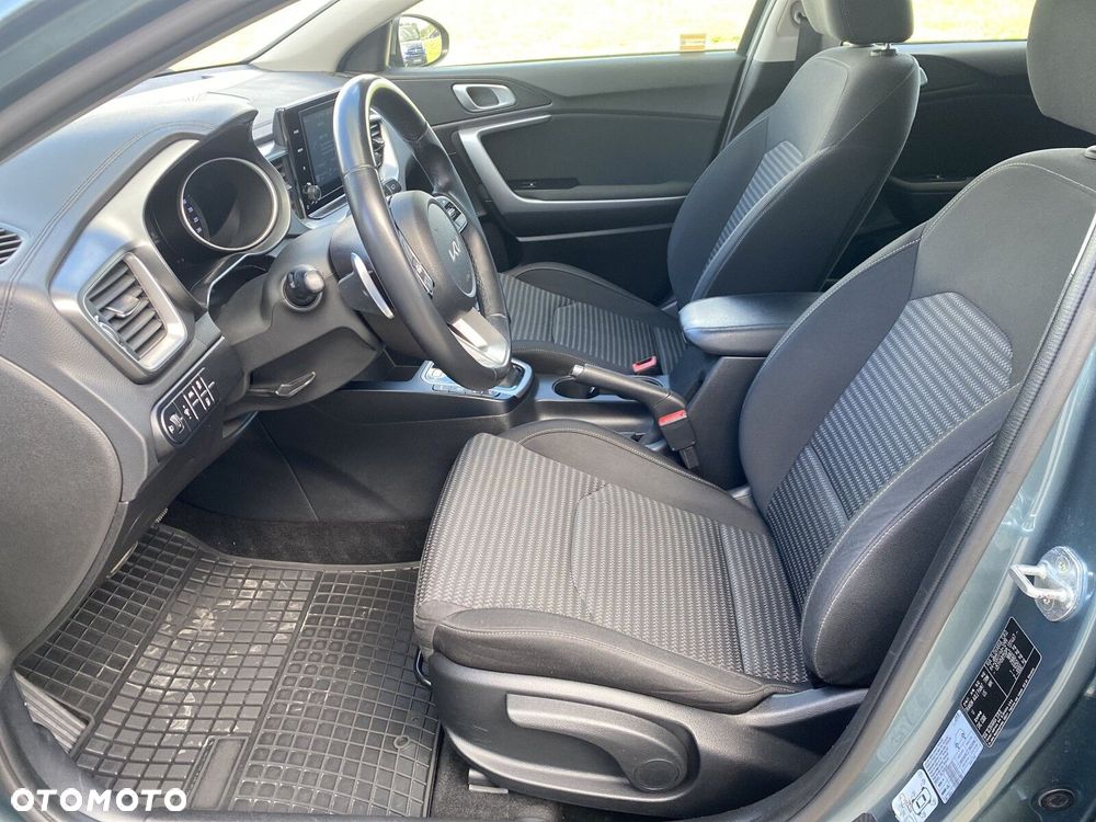 Kia Ceed - 10