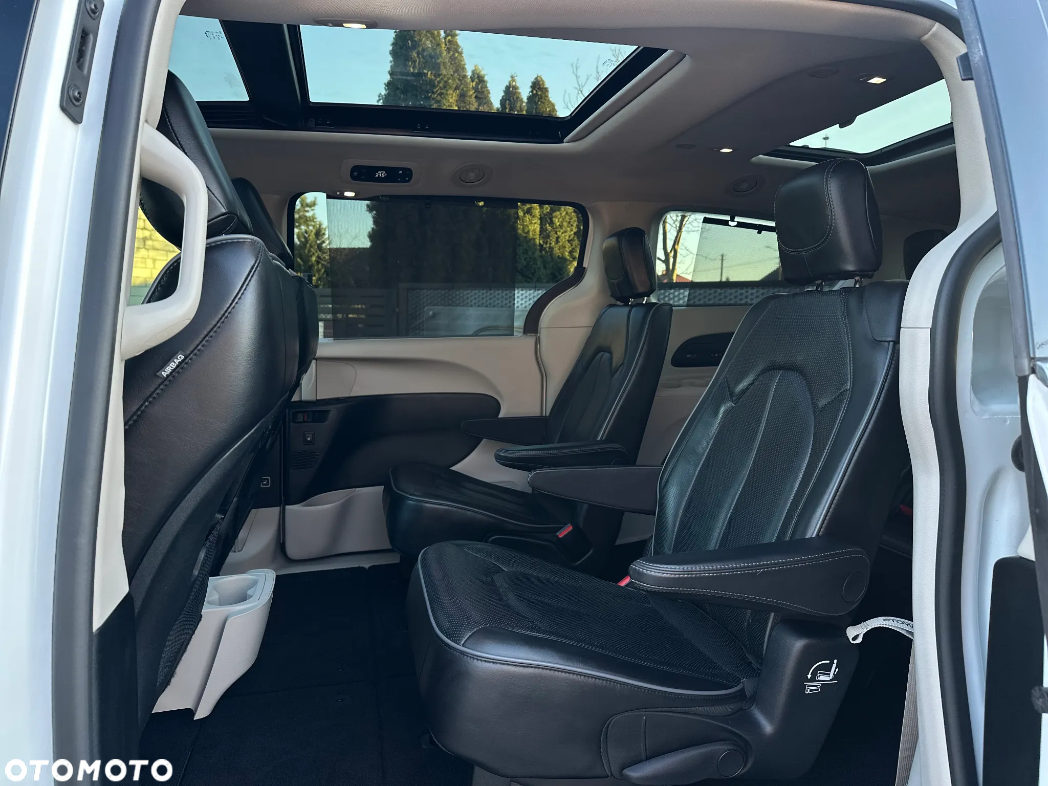 Chrysler Pacifica - 21