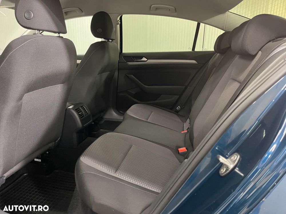 Volkswagen Passat 1.5 TSI ACT DSG Comfortline - 11