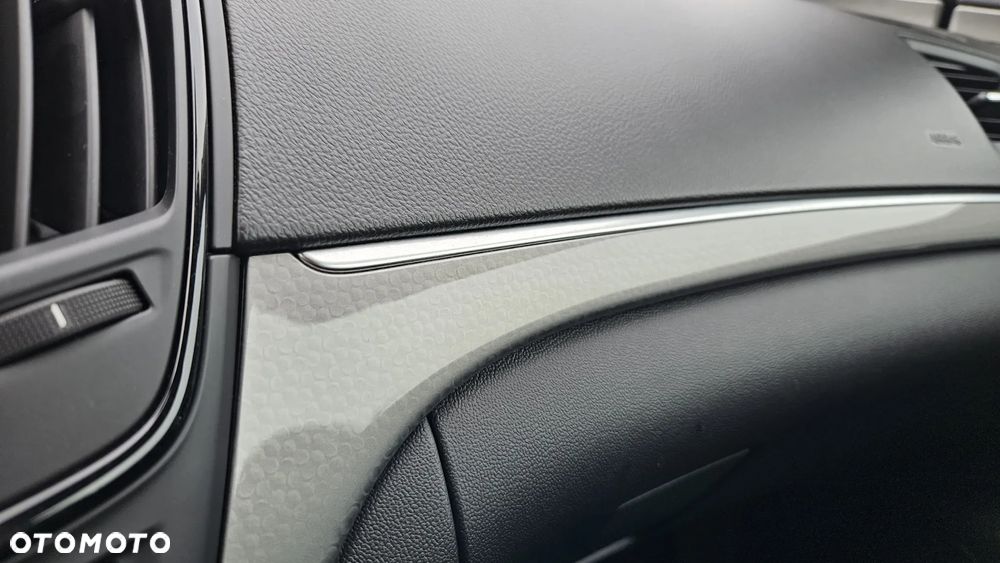 Opel Insignia 1.6 SIDI Turbo Touer Innovation - 13