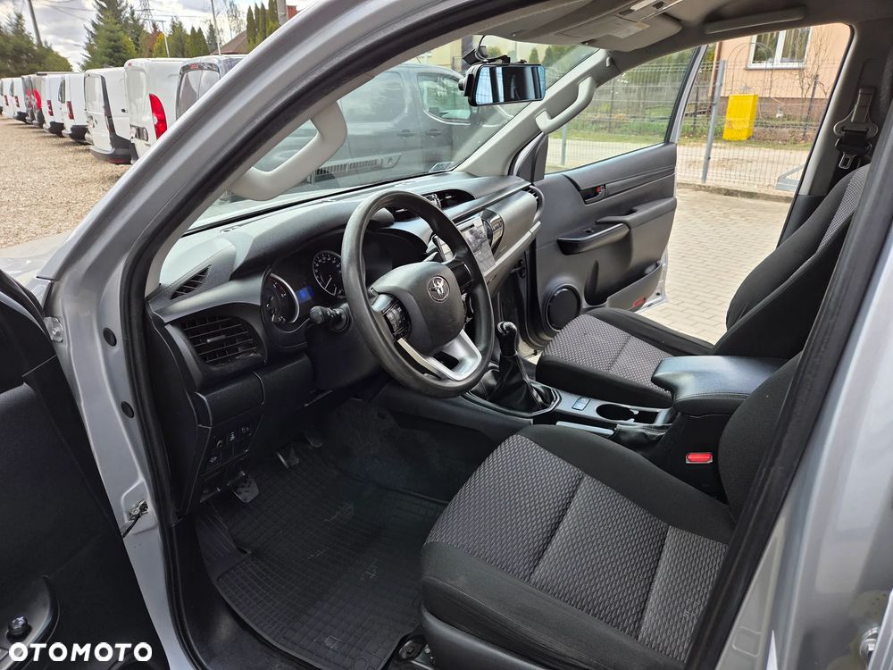 Toyota Hilux 2.4 D-4D Double Cab DLX 4x4 - 13