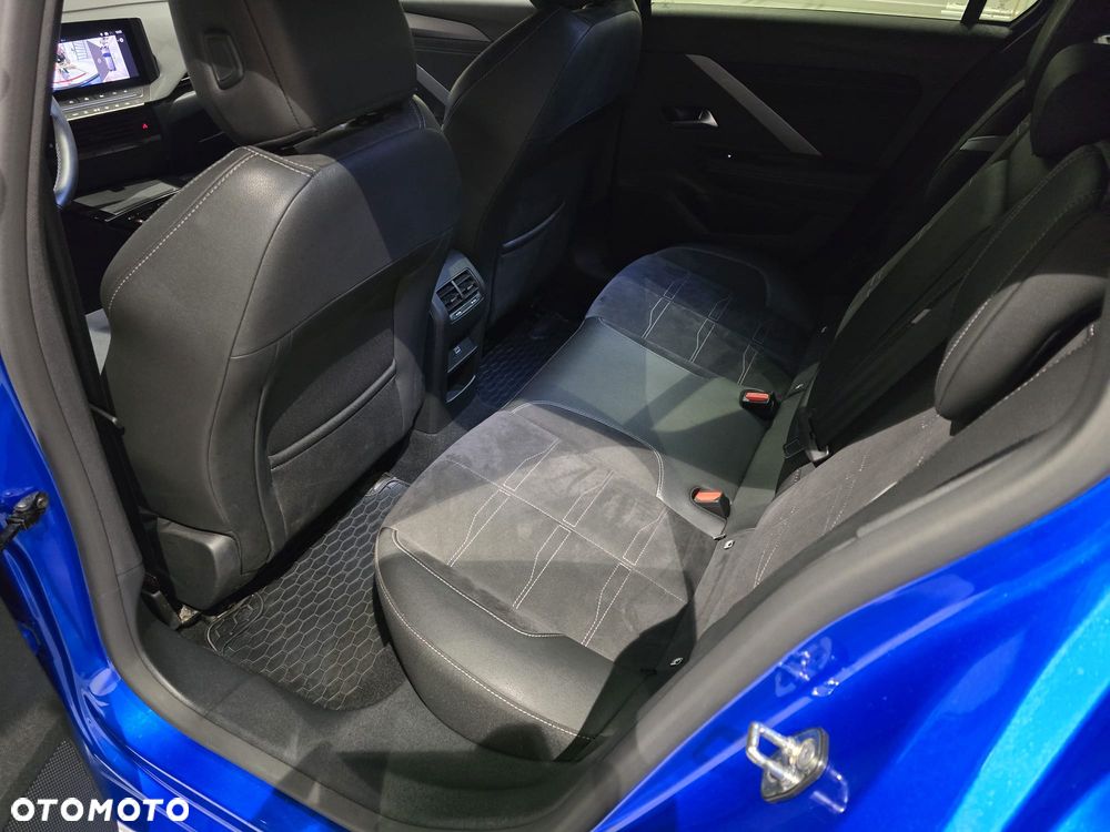 Opel Astra 1.2 T GS S&S - 12