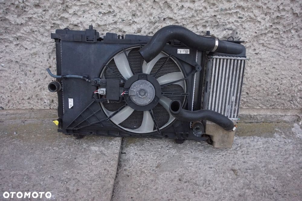 CHŁODNICA WODY 1.4 D4D TOYOTA AURIS LIFT 09/12r - 4