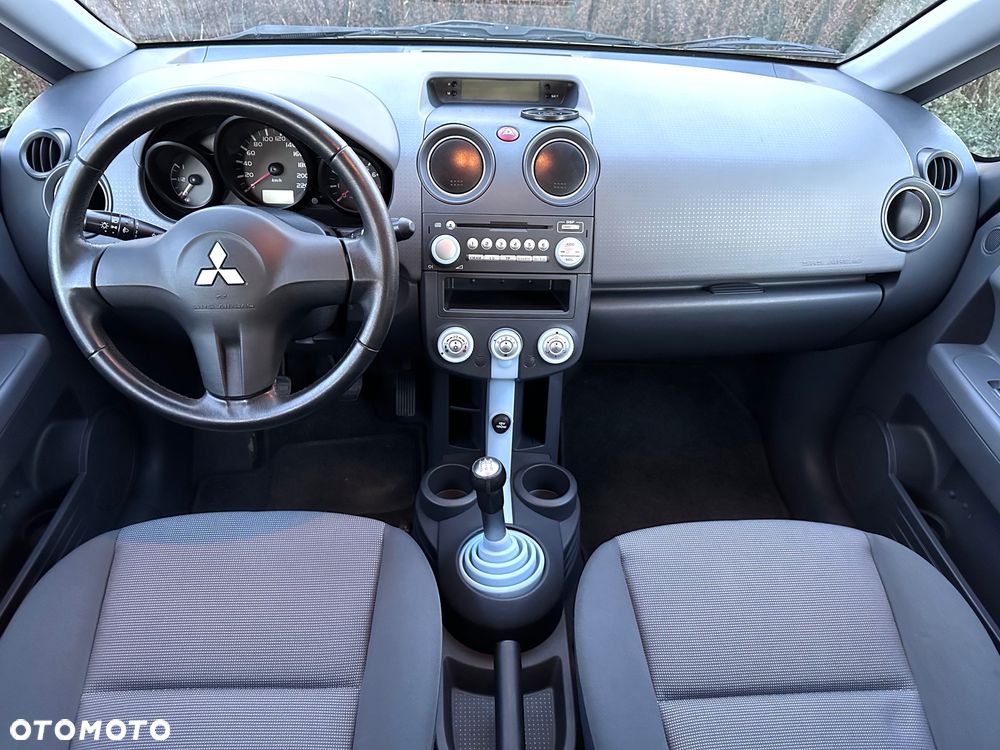 Mitsubishi Colt - 16