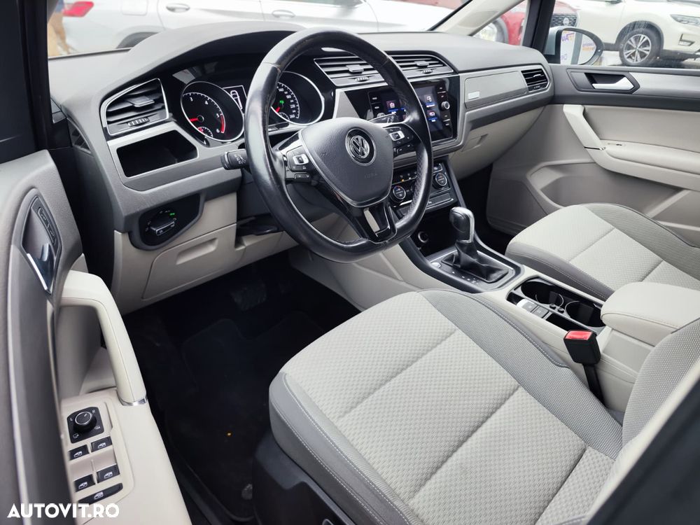 Volkswagen Touran 2.0 TDI DSG Comfortline - 9