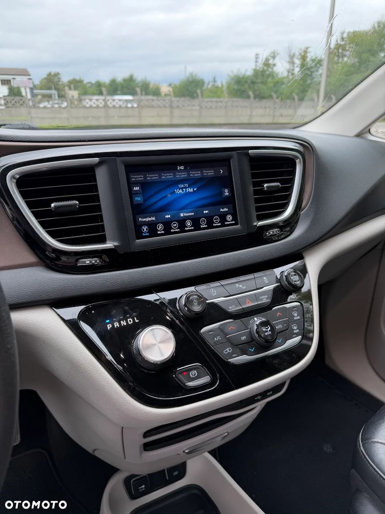 Chrysler Pacifica - 28