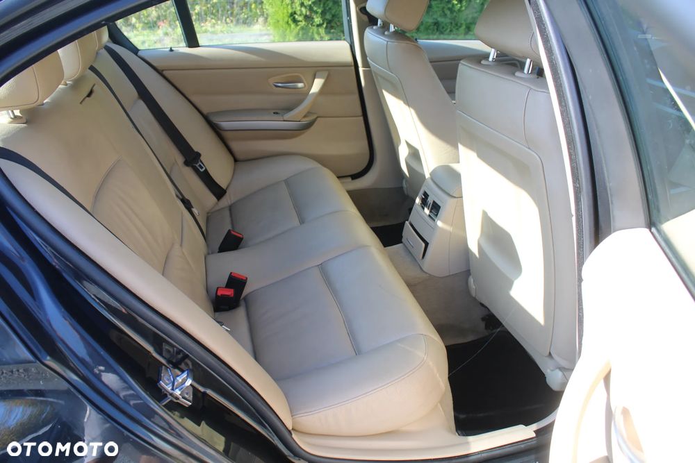 BMW Seria 3 318i - 24
