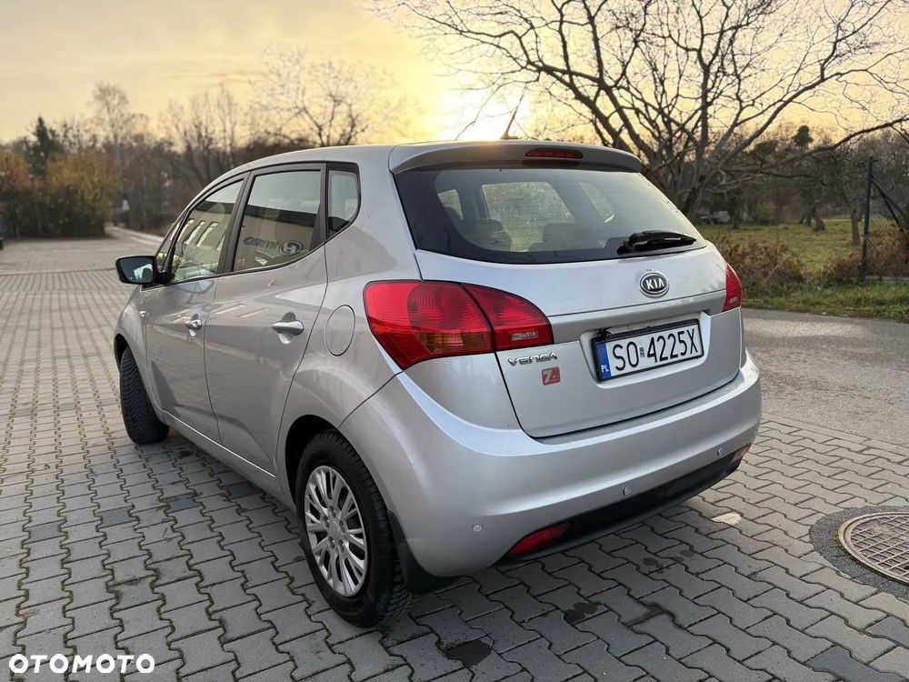 Kia Venga 1.4 L - 8
