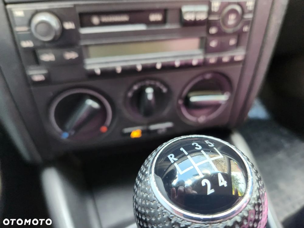 Volkswagen Golf 1.6 Comfortline - 14