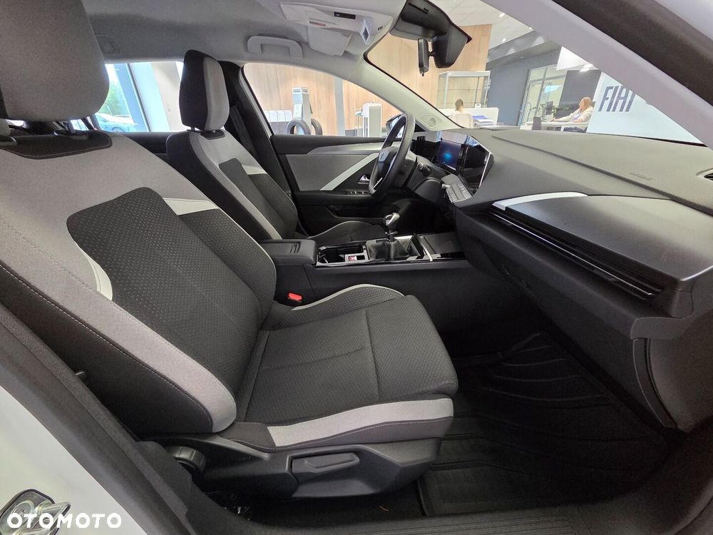 Opel Astra 1.2 T Edition S&S - 6