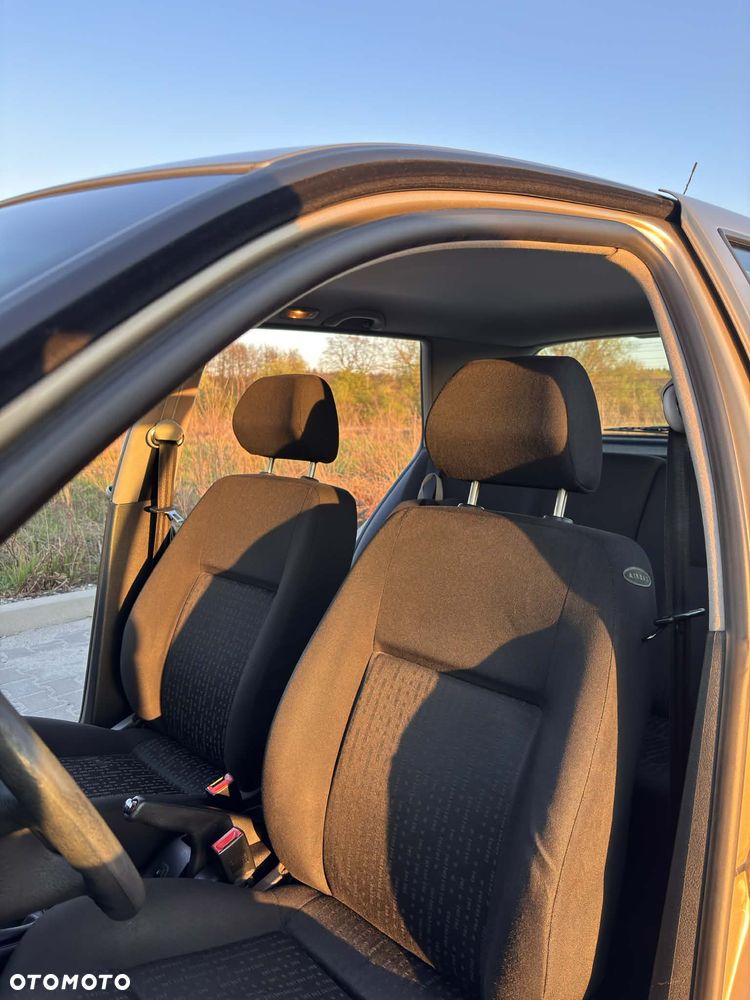 Volkswagen Golf 1.6 Q - 13