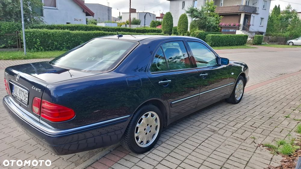 Mercedes-Benz Klasa E 280 4 Matic Elegance - 3