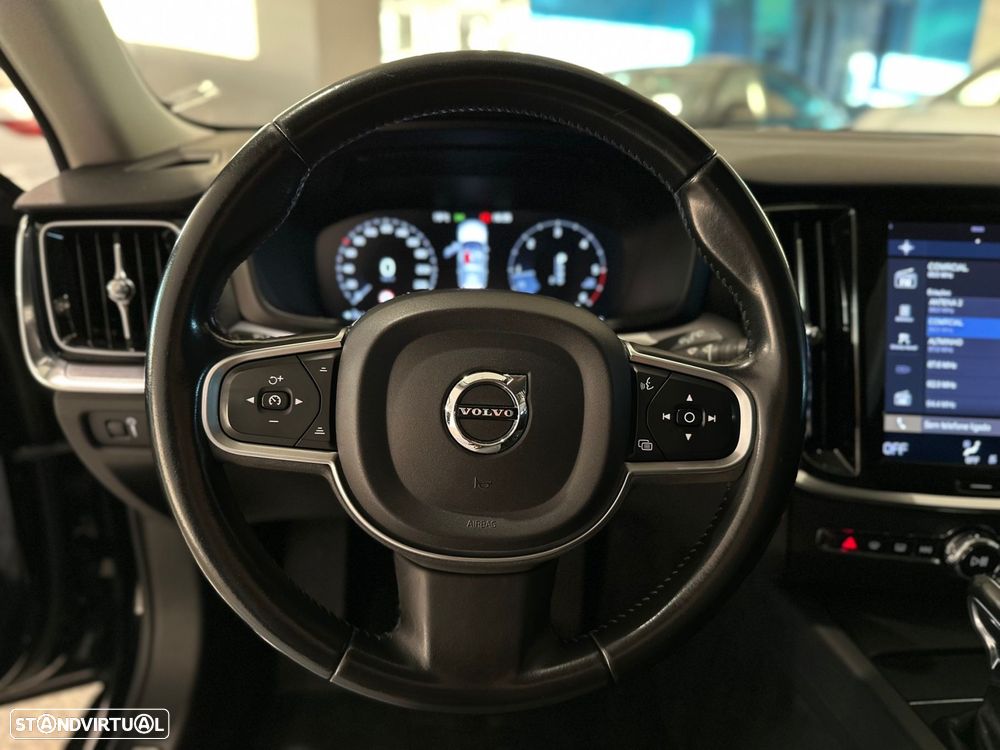 Volvo V60 2.0 D3 Momentum Geartronic - 13