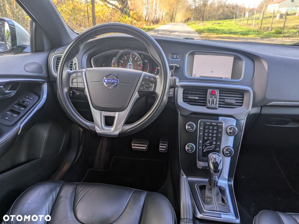 Volvo V40 T5 Geartronic R Design - 11
